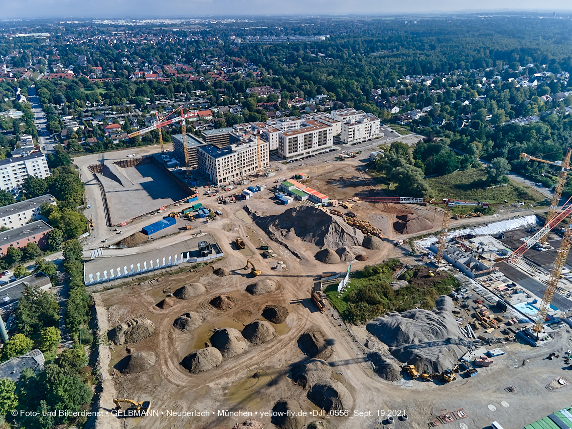 19.09.2021 - Aktuelle Luftbilder aus dem Alexisquartier und Pandion Verde in Neuperlach in München